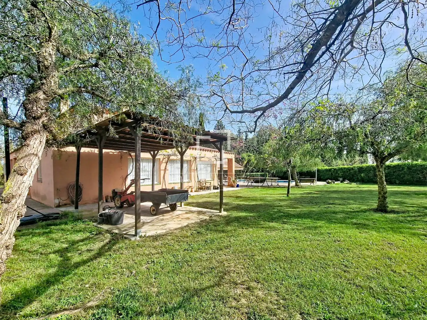Jardí de Finca rústica en venda en Vilanova i la Geltrú amb Aire condicionat, Calefacció i Jardí privat