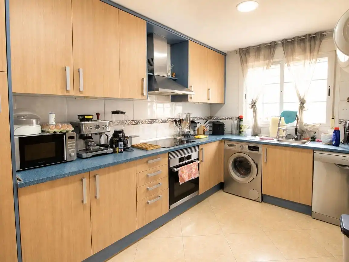 Cocina de Casa adosada en venta en Las Ventas de Retamosa con Calefacción y Jardín privado