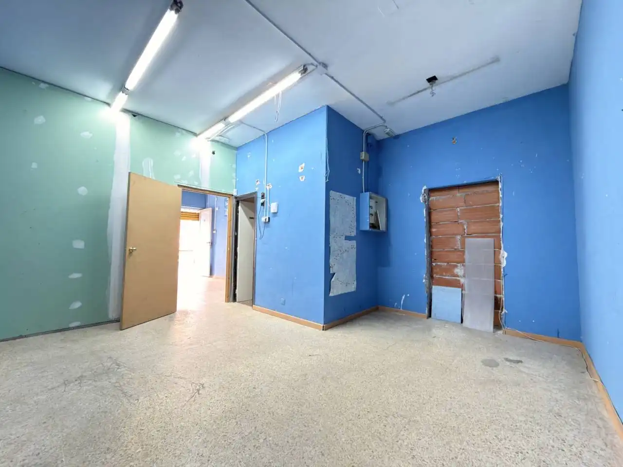 Commercial properties for rent in Barcelona  with Alarm