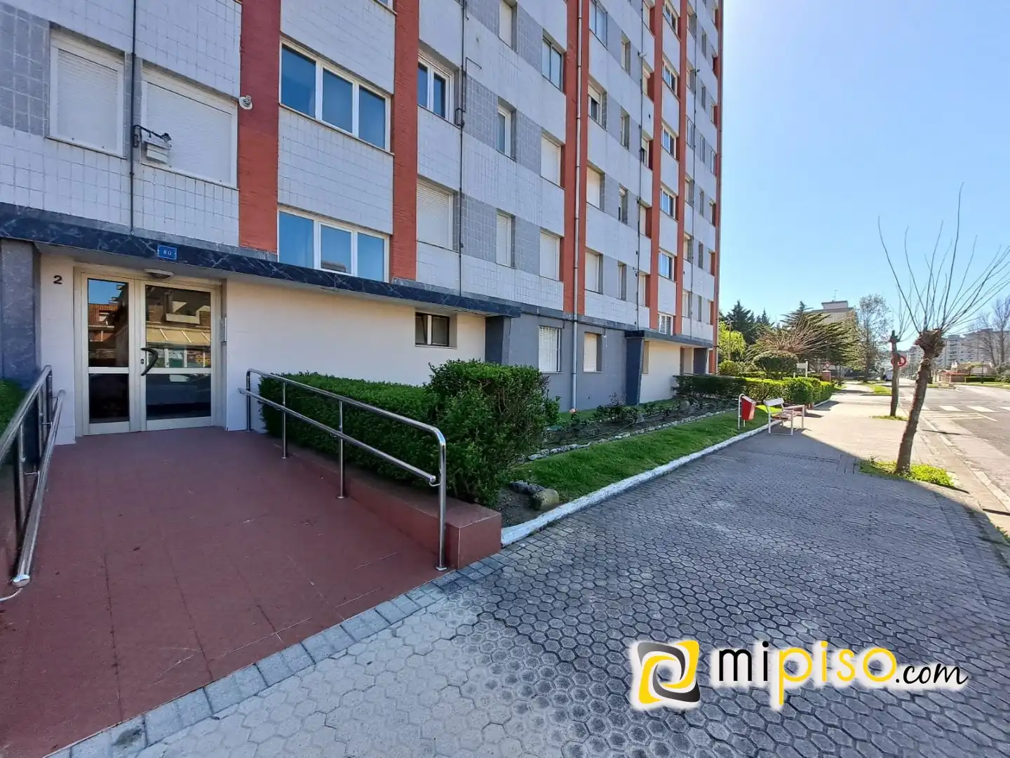 Vista exterior de Pis de lloguer en Laredo amb Moblat