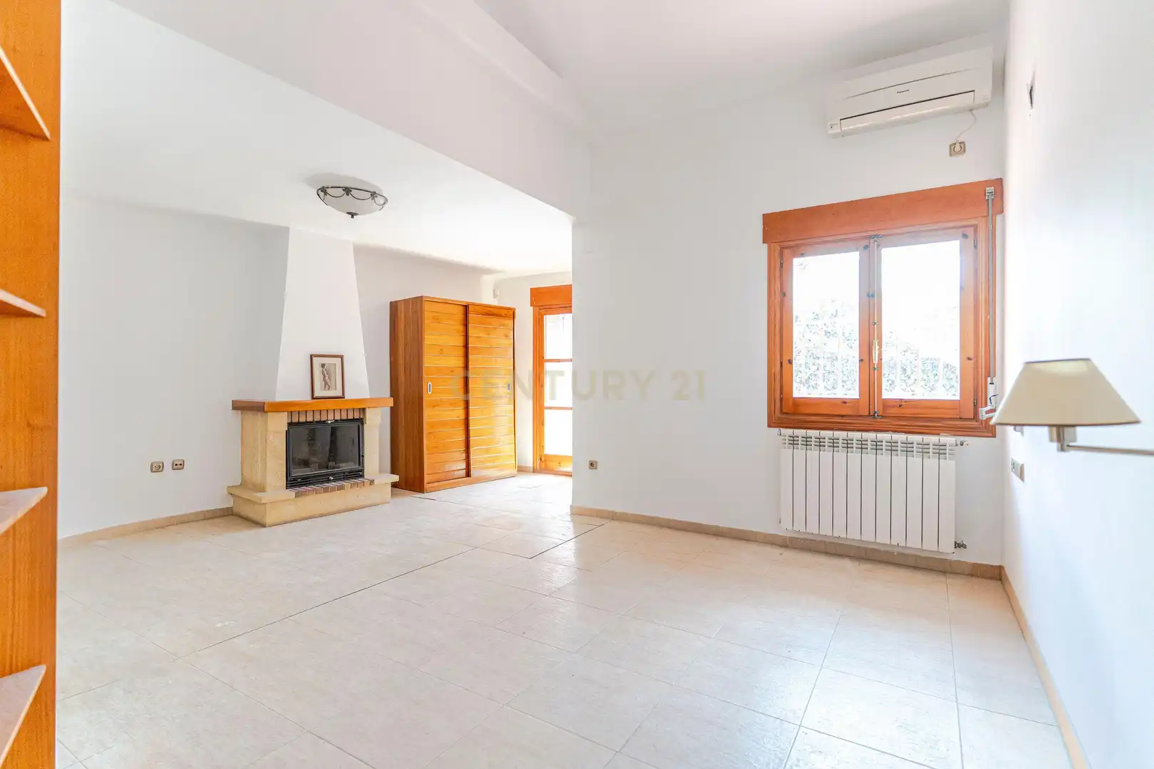 Sala d'estar de Casa o xalet en venda en Granada amb Aire condicionat, Jardí privat i Traster