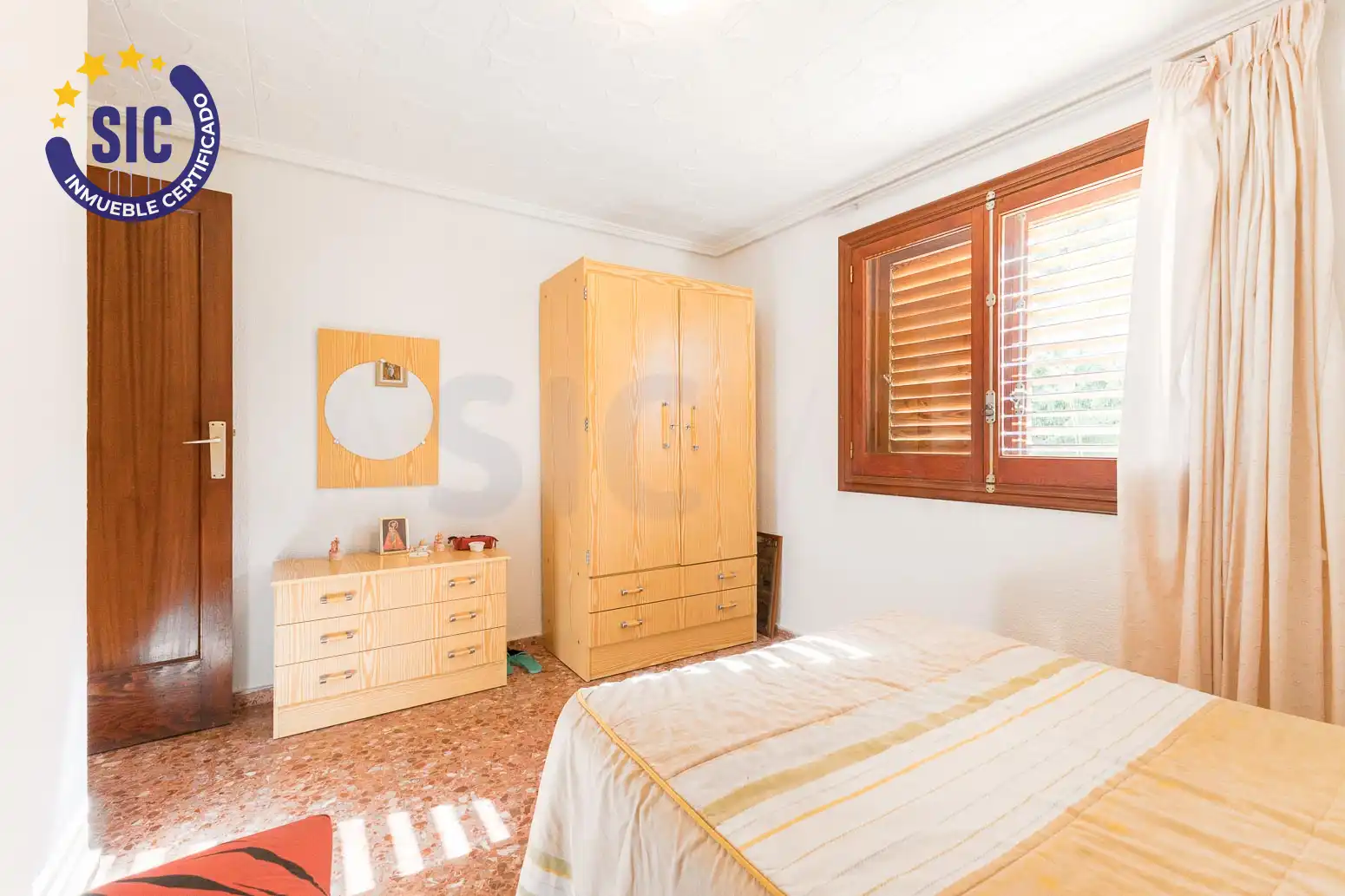 Habitación de Casa o chalet en venta en Chiva con Jardín privado