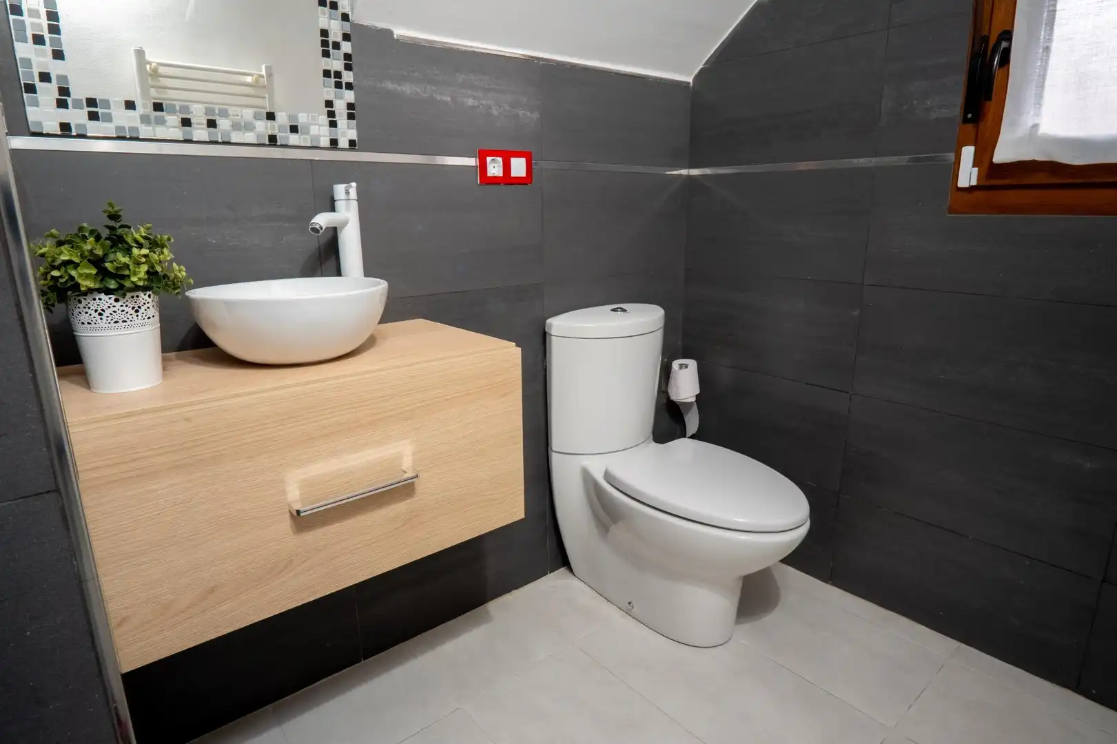 Bany de Casa o xalet en venda en Santillana del Mar amb Calefacció, Jardí privat i Terrassa