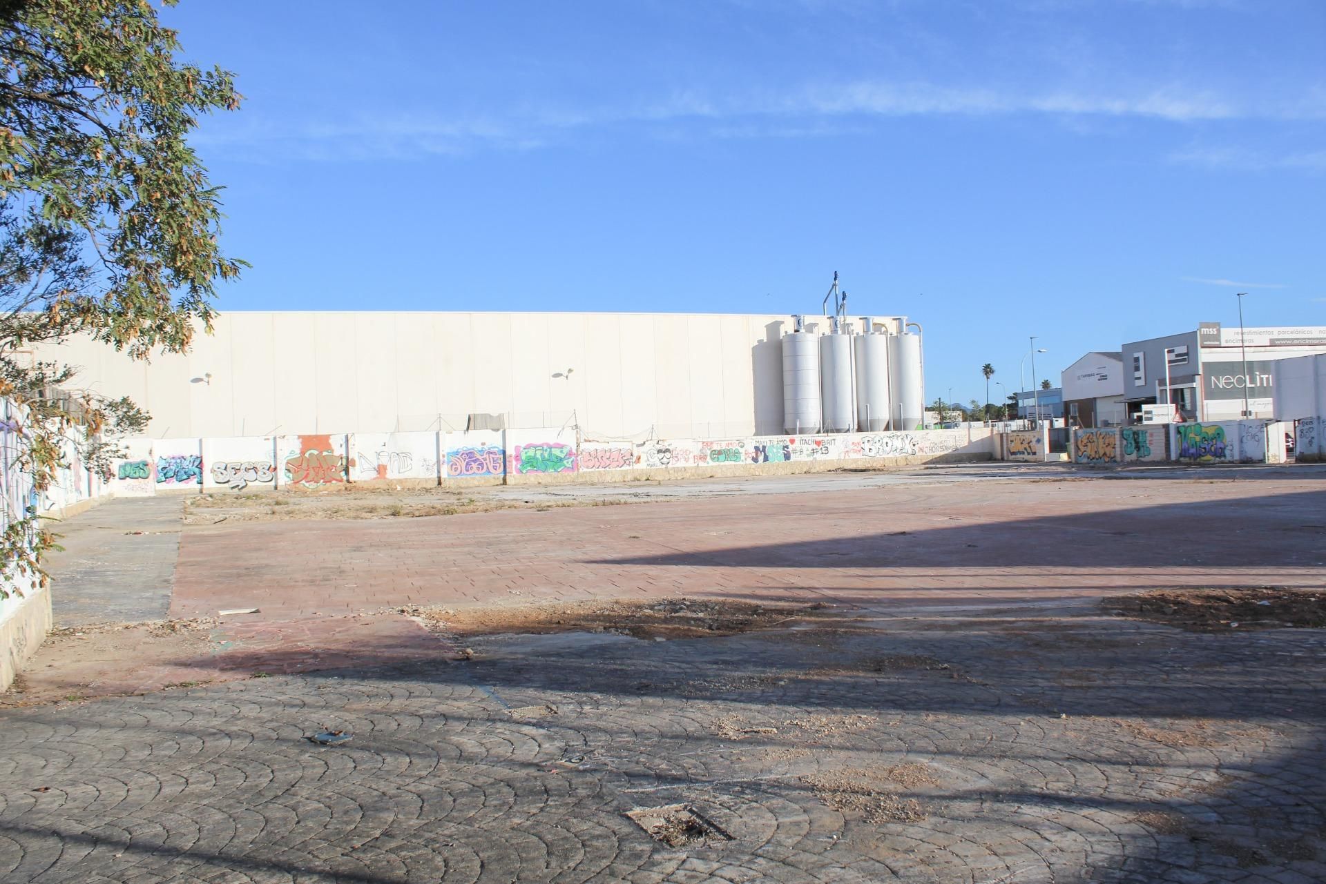 Terreny industrial en venda a Calle Viena, 14, La Conarda