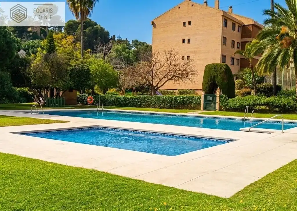Piscina de Piso en venta en Málaga con Aire acondicionado, Calefacción y Jardín privado