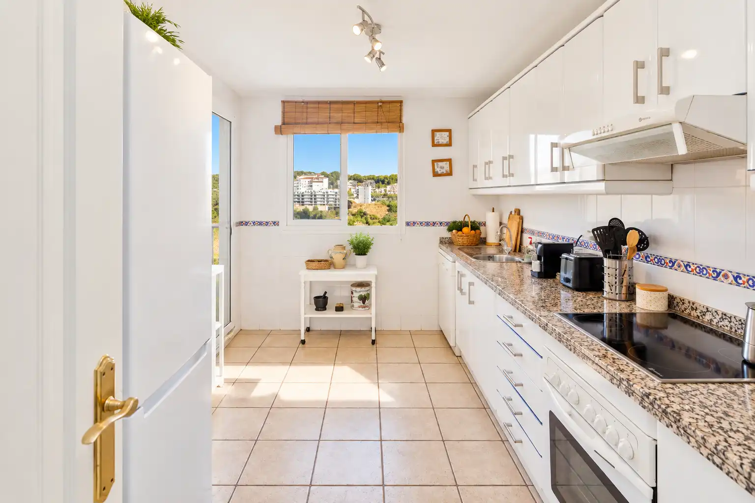 Apartment with pool for sale in Calle Las Azaleas, imagen 12