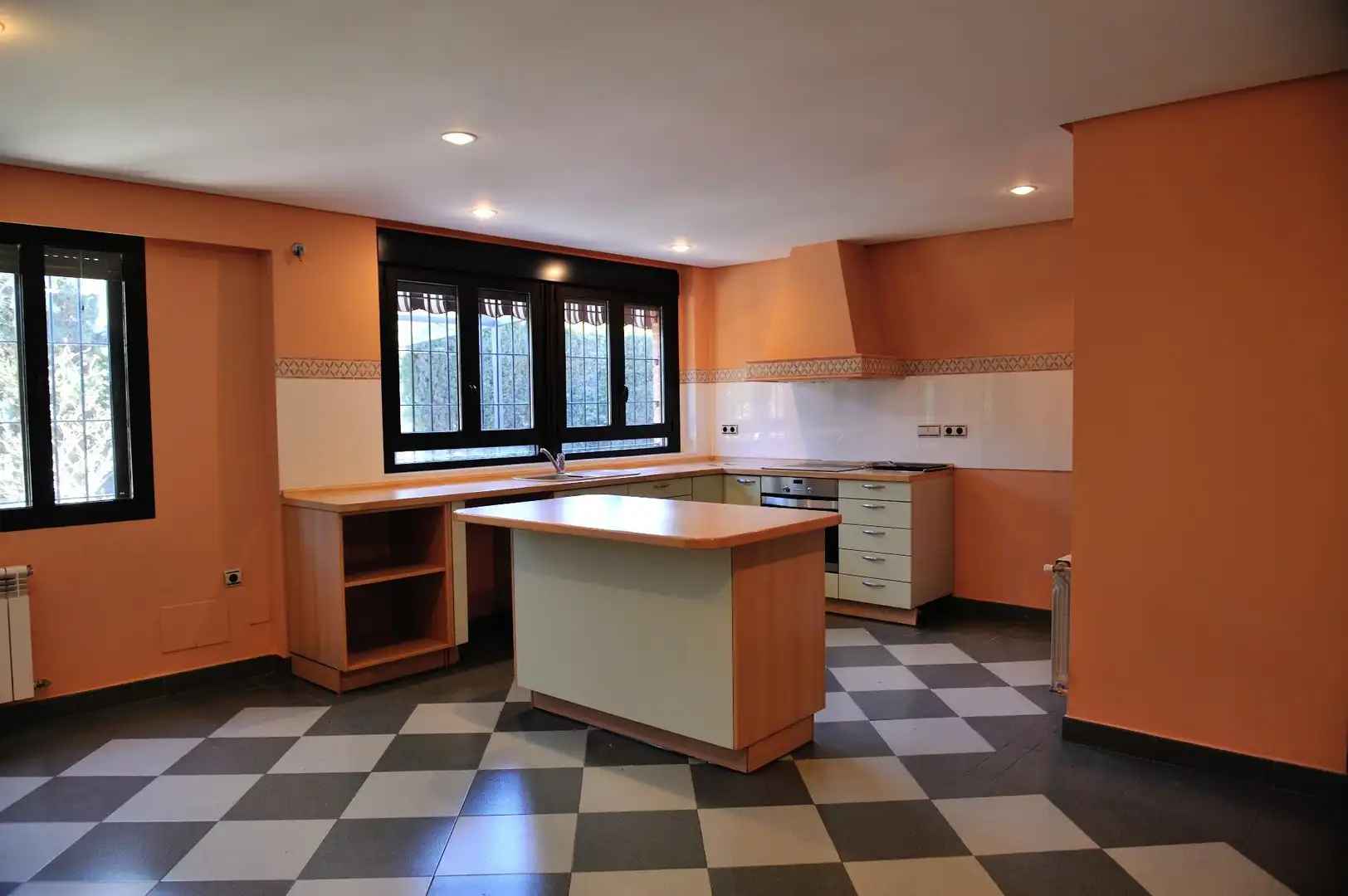 Cocina de Casa o chalet en venta en Aranjuez con Aire acondicionado, Calefacción y Jardín privado