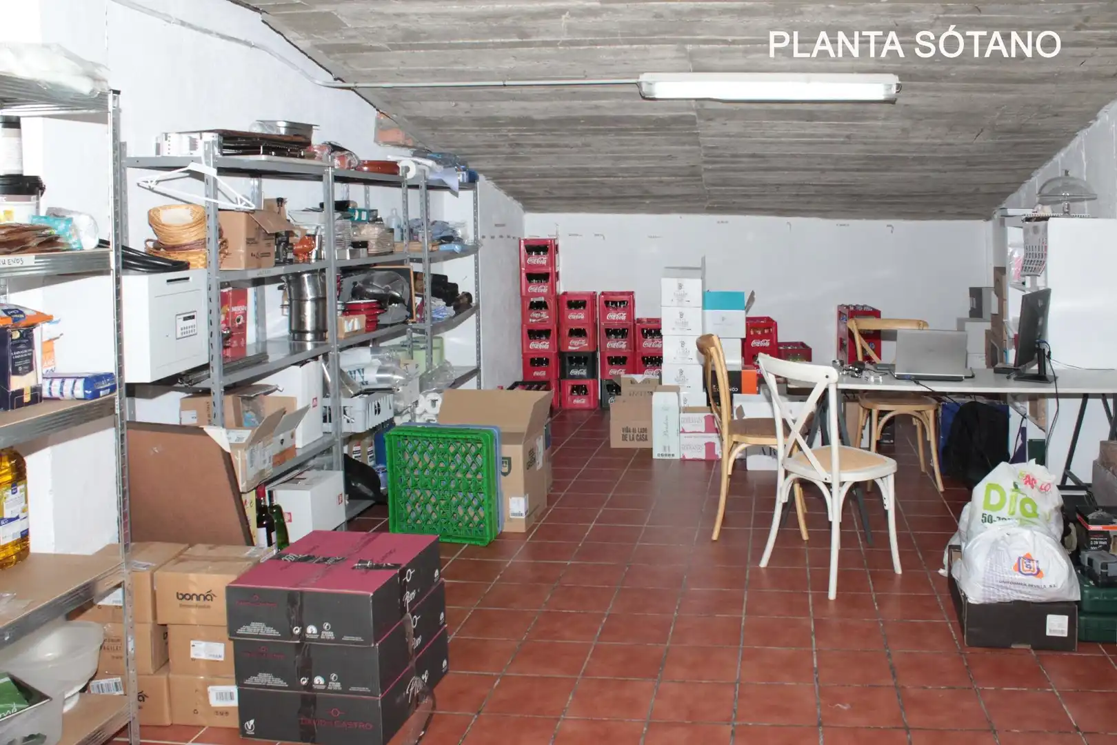 Local de lloguer en Sevilla amb Aire condicionat i Moblat