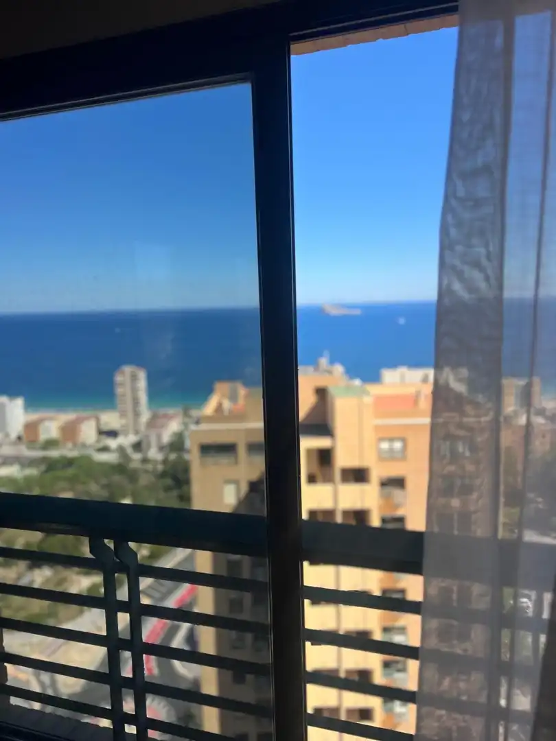 Vista exterior de Piso en venta en Benidorm con Aire acondicionado, Terraza y Amueblado