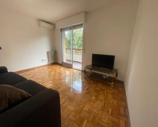 Sala d'estar de Pis de lloguer en  Madrid Capital amb Aire condicionat, Forn i Rentadora