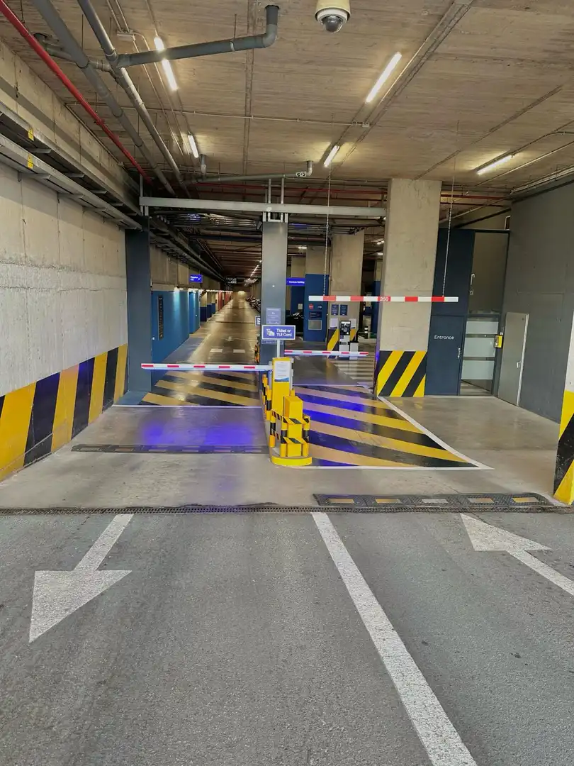 Einzelparkplatz zur Miete in Avinguda de la Torre Blanca 59, imagen 3