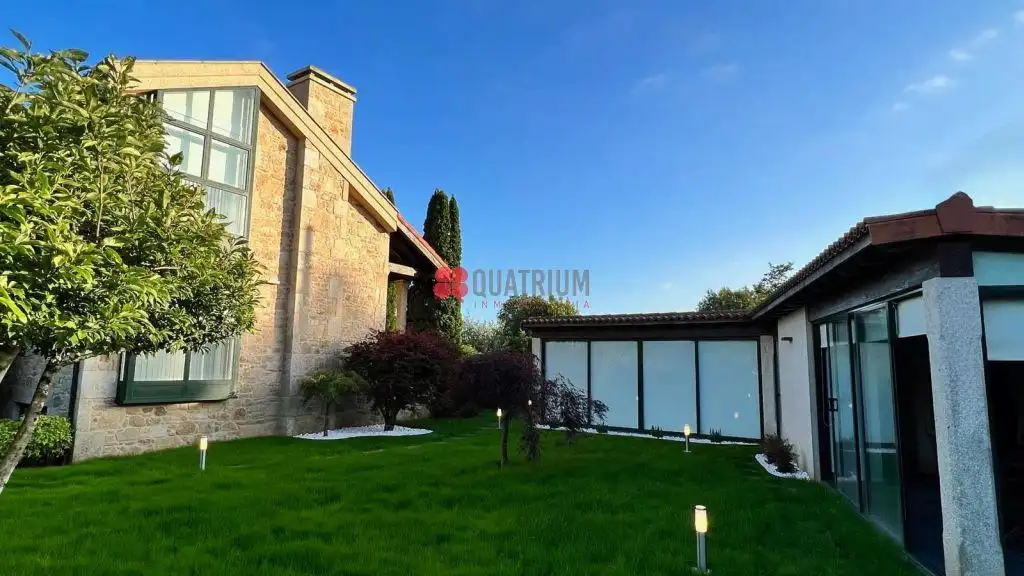 Exterior view of Houses for sale in Santiago de Compostela   with Heating, Private garden and Storage room