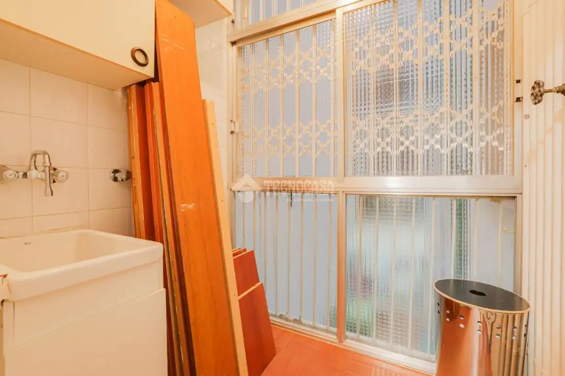 Piso en venta en Barcelona con Calefacción y Balcón