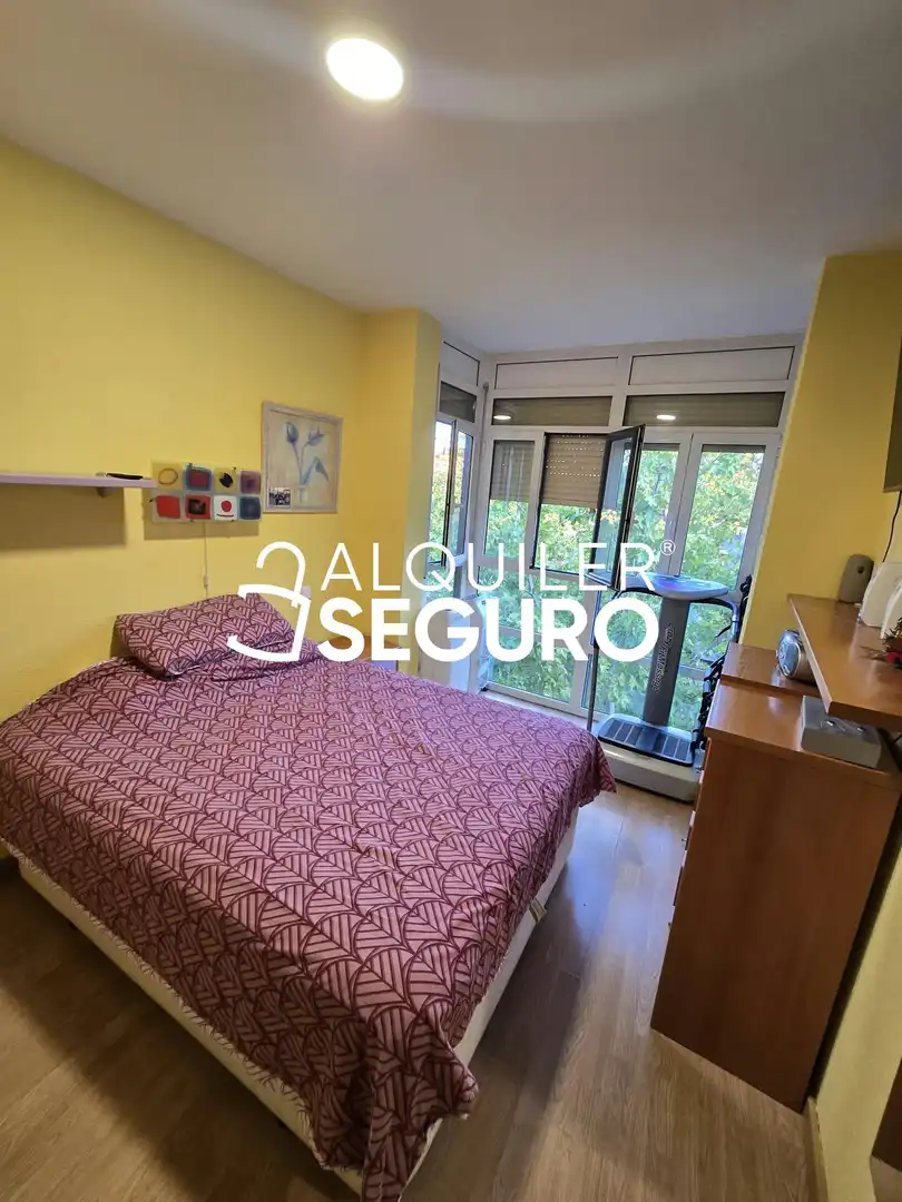 Schlafzimmer von Wohnung zur Miete in Latina