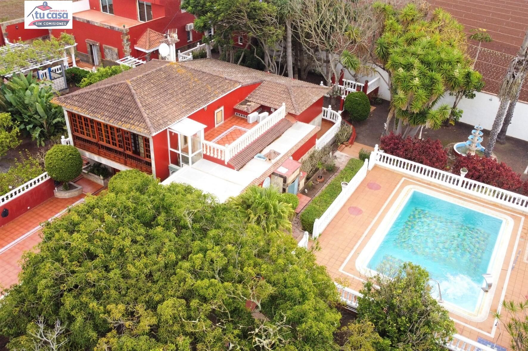 Vista exterior de Casa o xalet en venda en Santa María de Guía de Gran Canaria amb Aire condicionat, Calefacció i Jardí privat