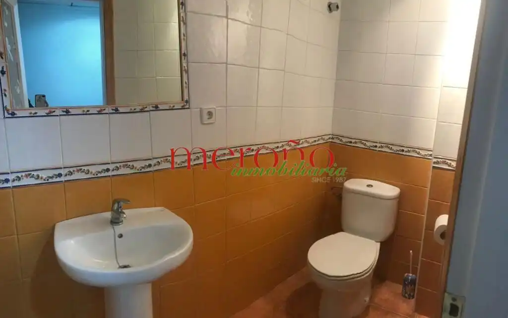 Bany de Local en venda en Elche / Elx amb Aire condicionat