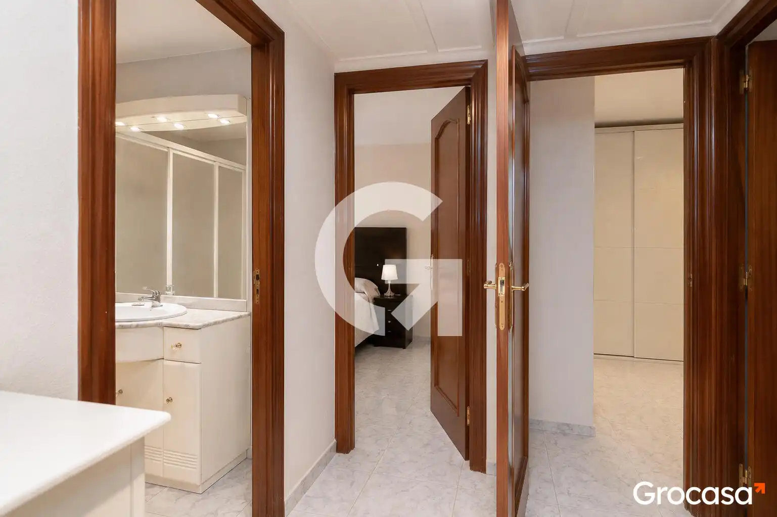 Flat for sale in Cornellà de Llobregat  with Air Conditioner, Furnished and Oven