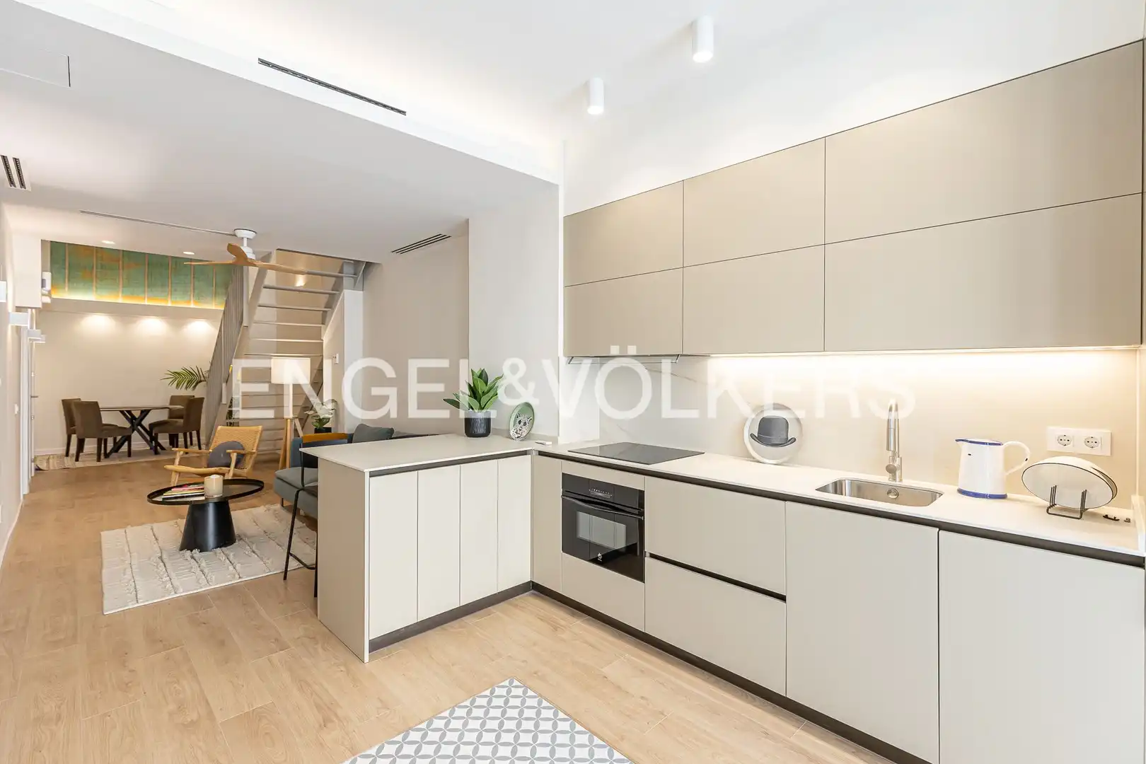 Küche von Maisonette zum Verkauf in Madrid mit Klimaanlage, Heizung und Terrasse