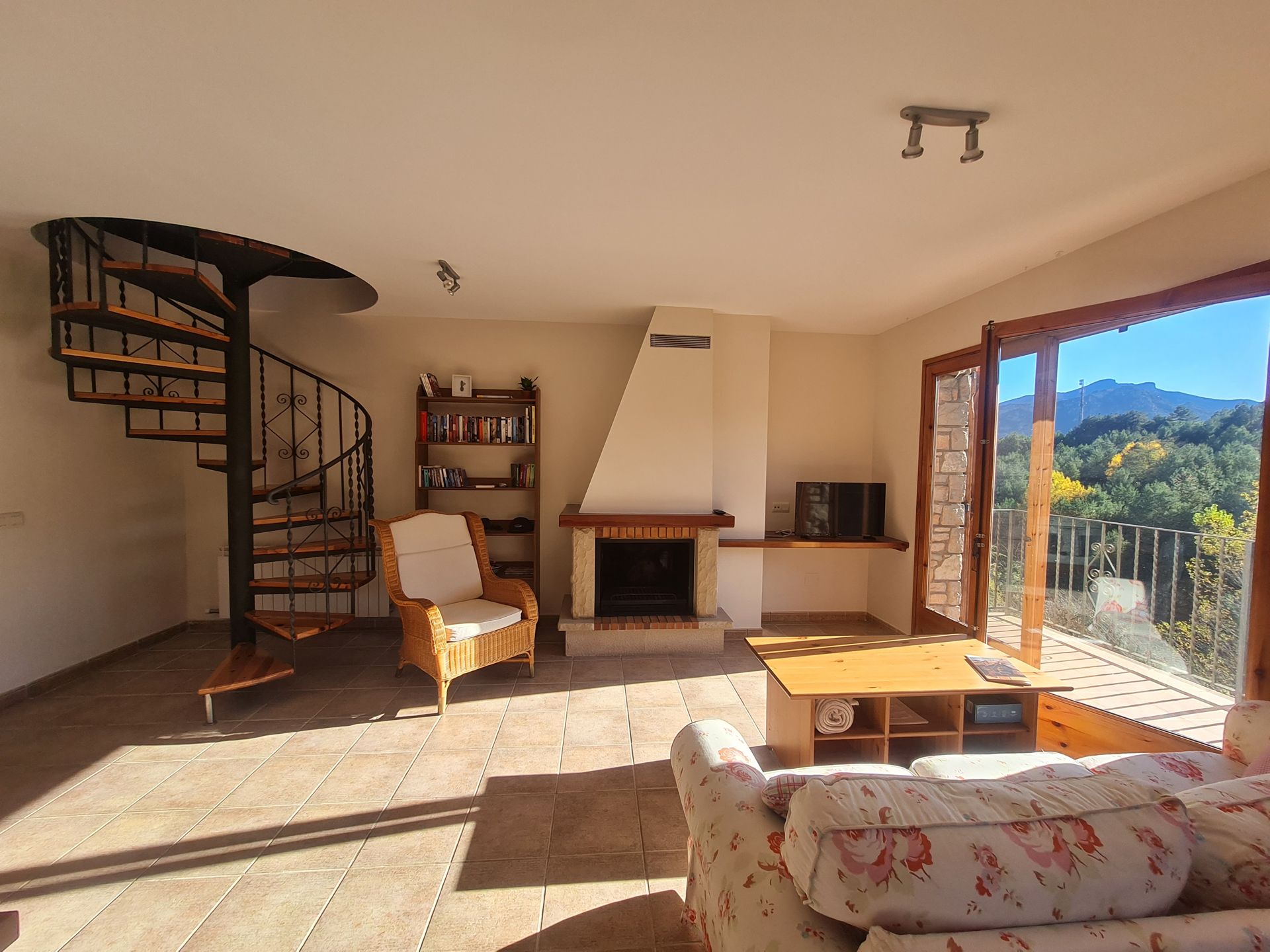 Sala d'estar de Pis en venda en Cercs amb Calefacció, Jardí privat i Parquet