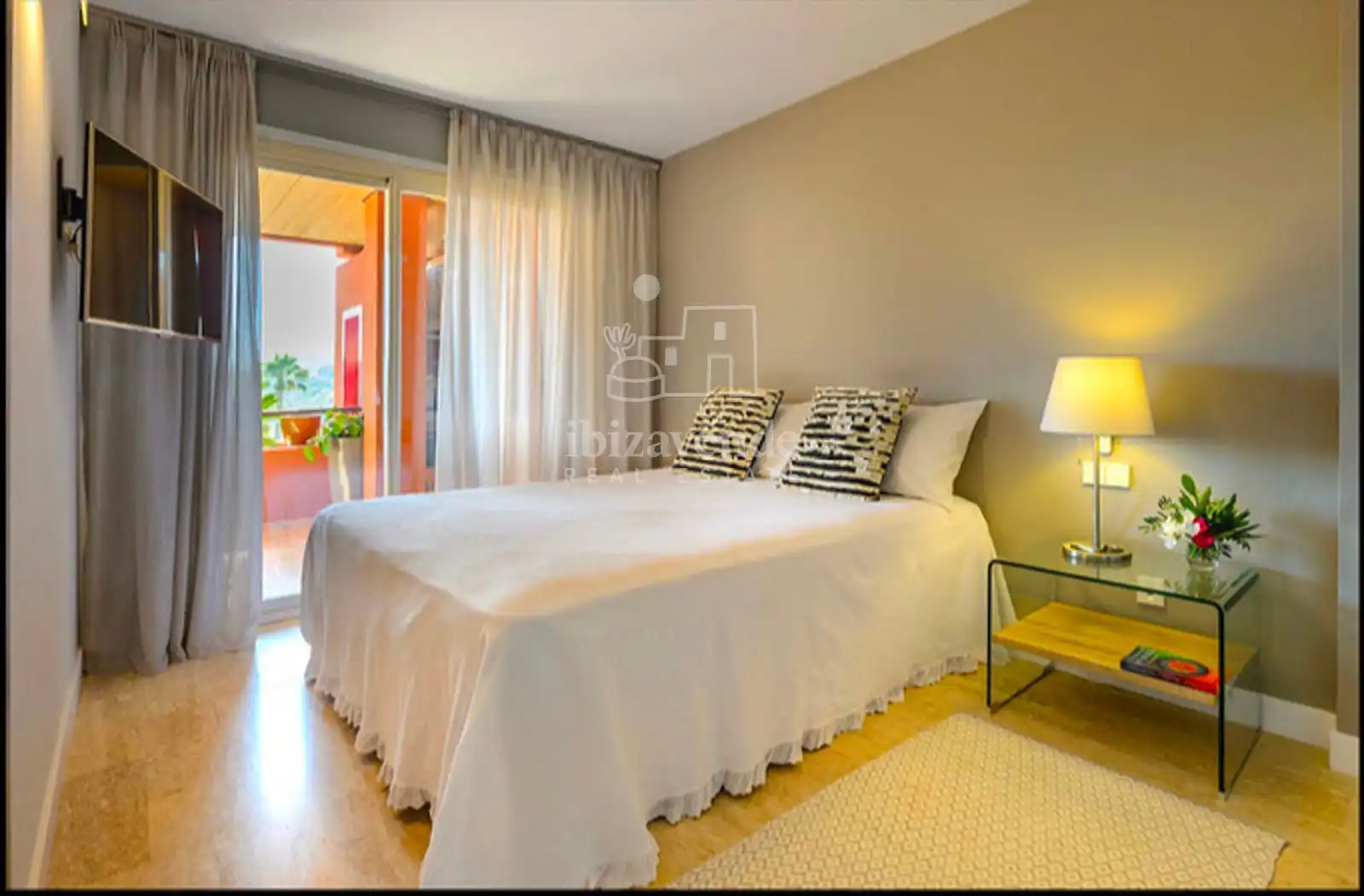 Flat for sale in Paris, Roca Llisa