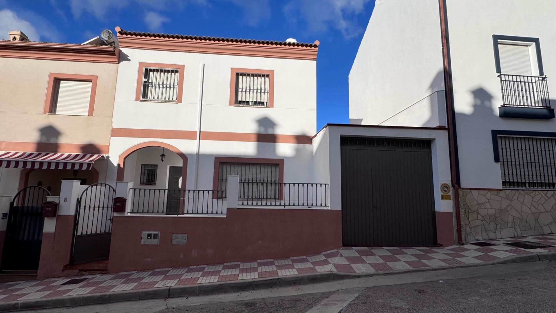 Casa adosada en venta en Calle SIERRA DE LAS NIEVES, Colmenar