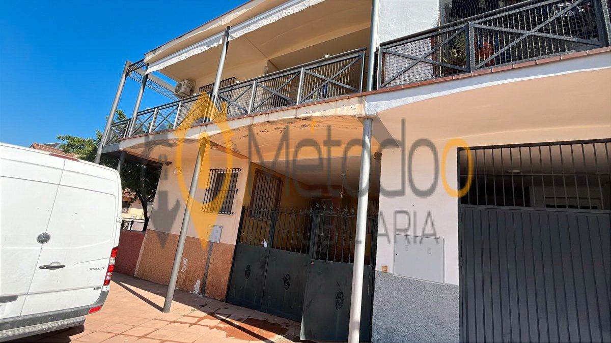 Vista exterior de Pis en venda en Guillena