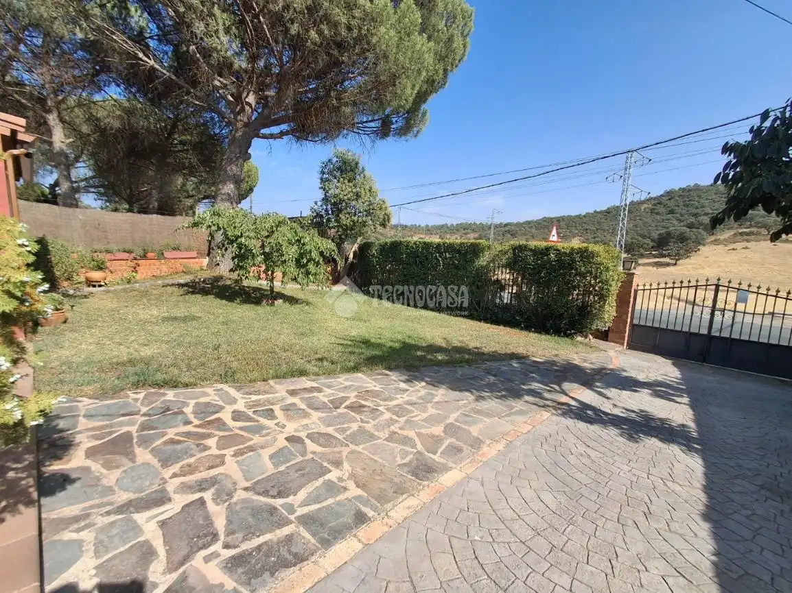Jardí de Finca rústica en venda en Santa Elena amb Aire condicionat, Terrassa i Moblat