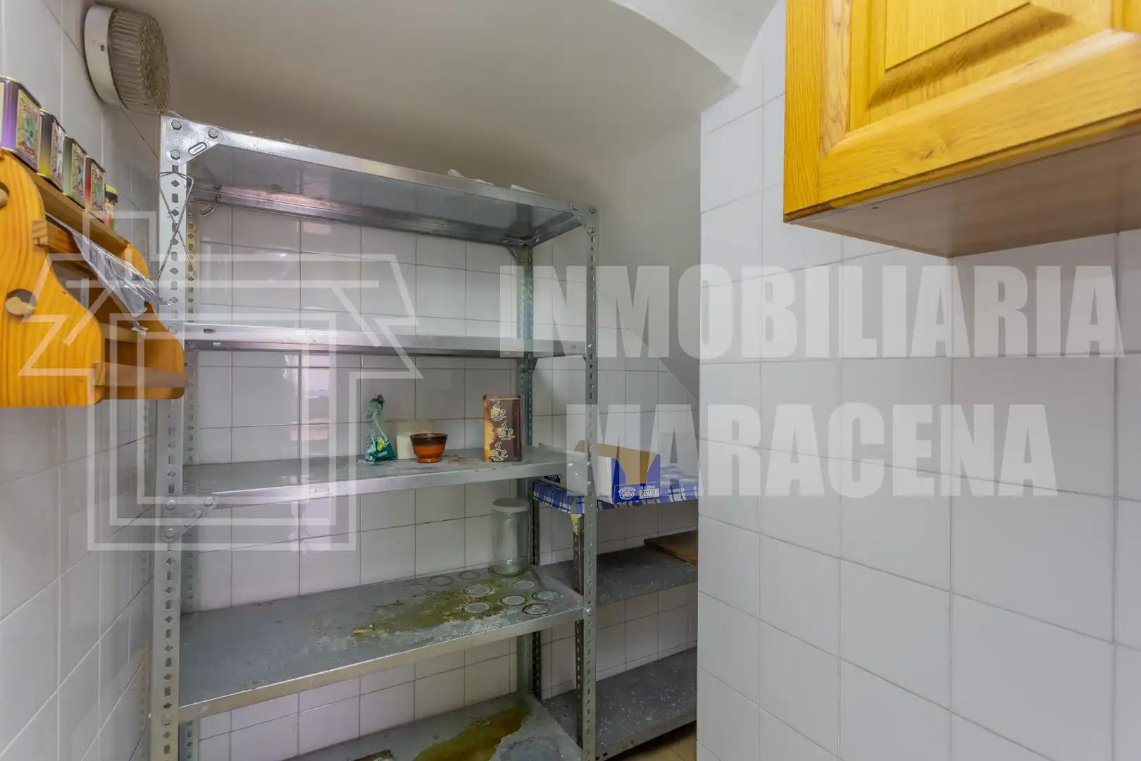 Kitchen of Houses for sale in Granada  with Air Conditioner, Terrace and Oven
