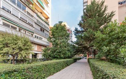 Pis en venda a Tres Olivos - Valverde