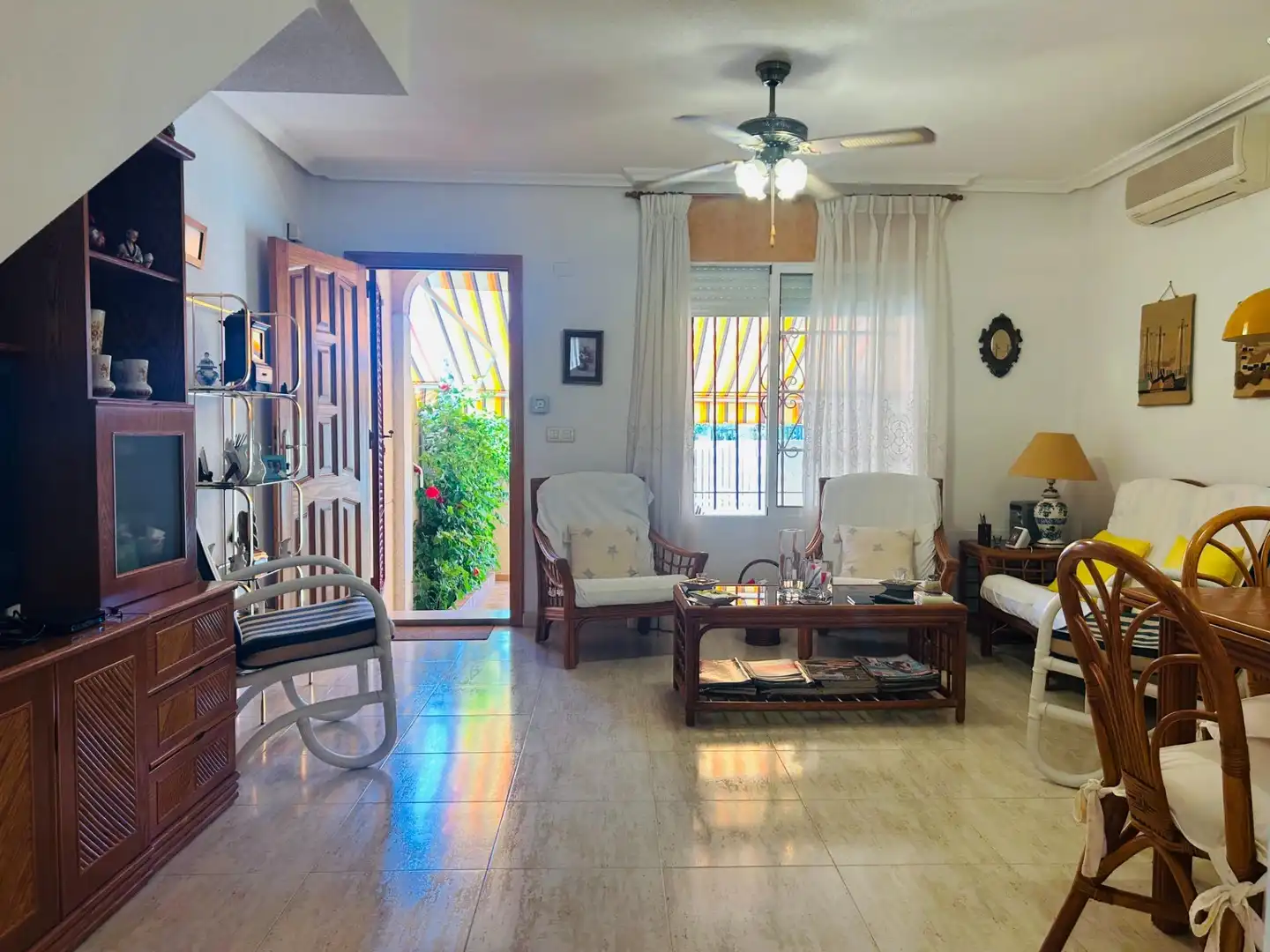 Wohnzimmer von Einfamilien-Reihenhaus zum Verkauf in San Javier mit Klimaanlage, Terrasse und Möbliert