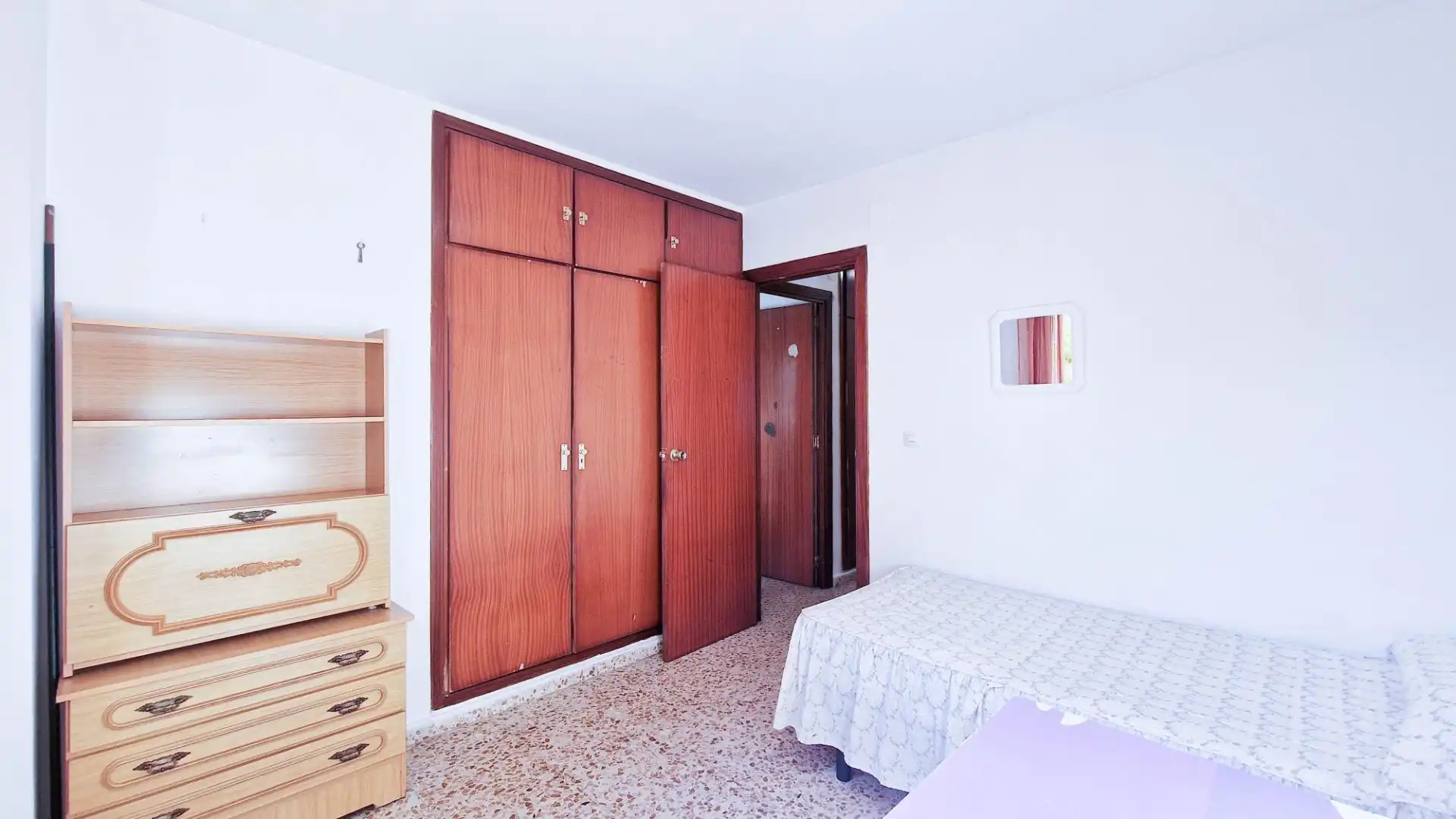 Schlafzimmer von Wohnung zur Miete in Badajoz mit Privatgarten, Möbliert und Balkon