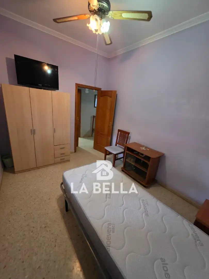 Dormitori de Casa o xalet en venda en Coria del Río amb Aire condicionat, Jardí privat i Traster