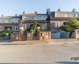 Exterior view of Single-family semi-detached for sale in Girona Capital  with Air Conditioner, Heating and Terrace