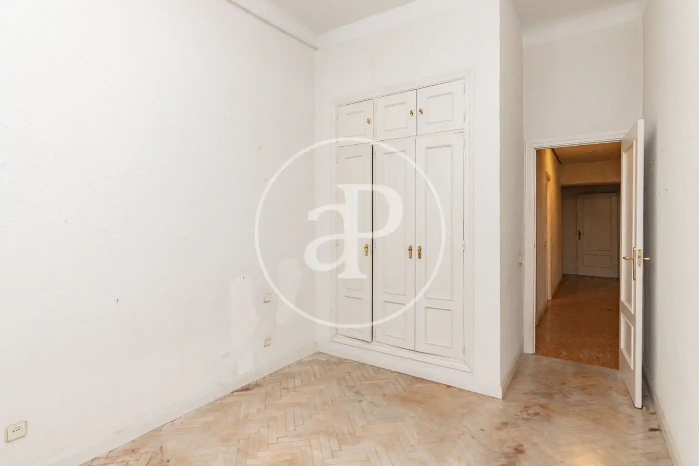 Bedroom of Flat for sale in Madrid  with Heating, Storage room and Balcony