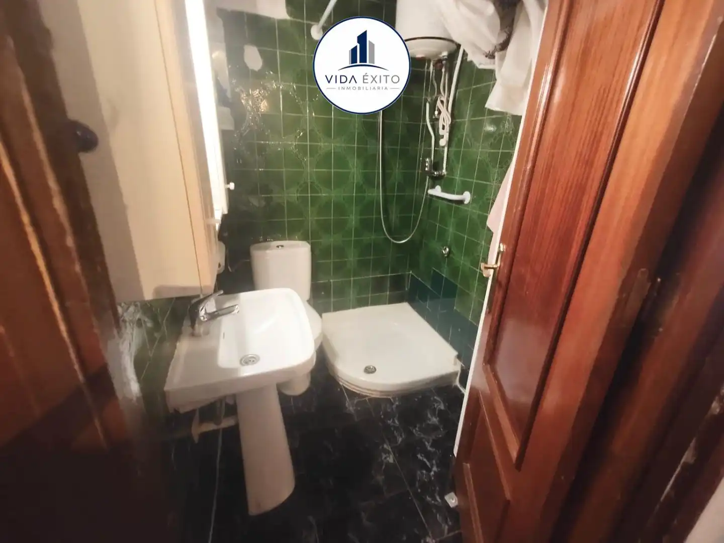 Baño de Piso en venta en Linares con Terraza