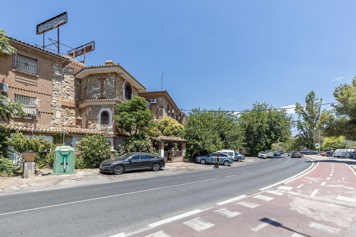 Exterior view of Building for sale in Cenes de la Vega
