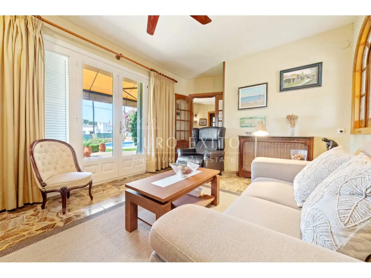 Living room of Houses for sale in Cambrils  with Air Conditioner, Heating and Private garden