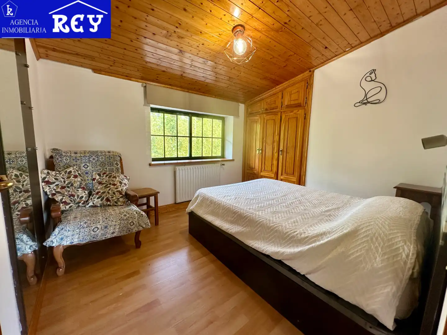 Dormitori de Casa o xalet en venda en Ames amb Calefacció, Jardí privat i Parquet