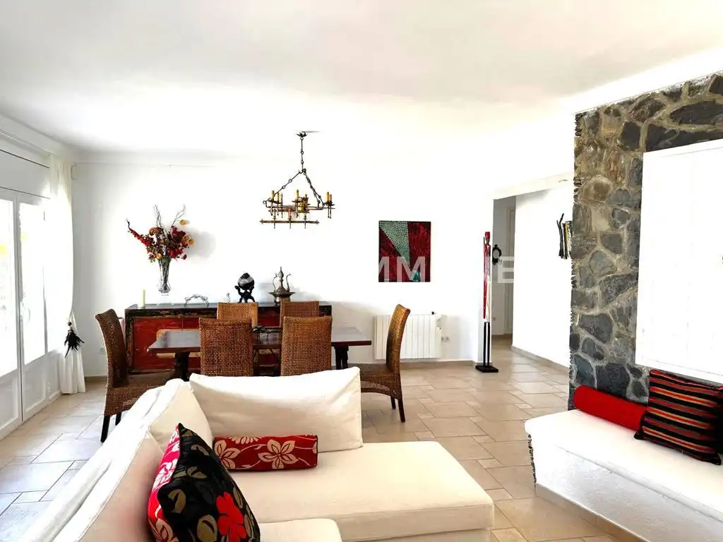 Sala d'estar de Casa o xalet en venda en Roses amb Aire condicionat, Calefacció i Terrassa