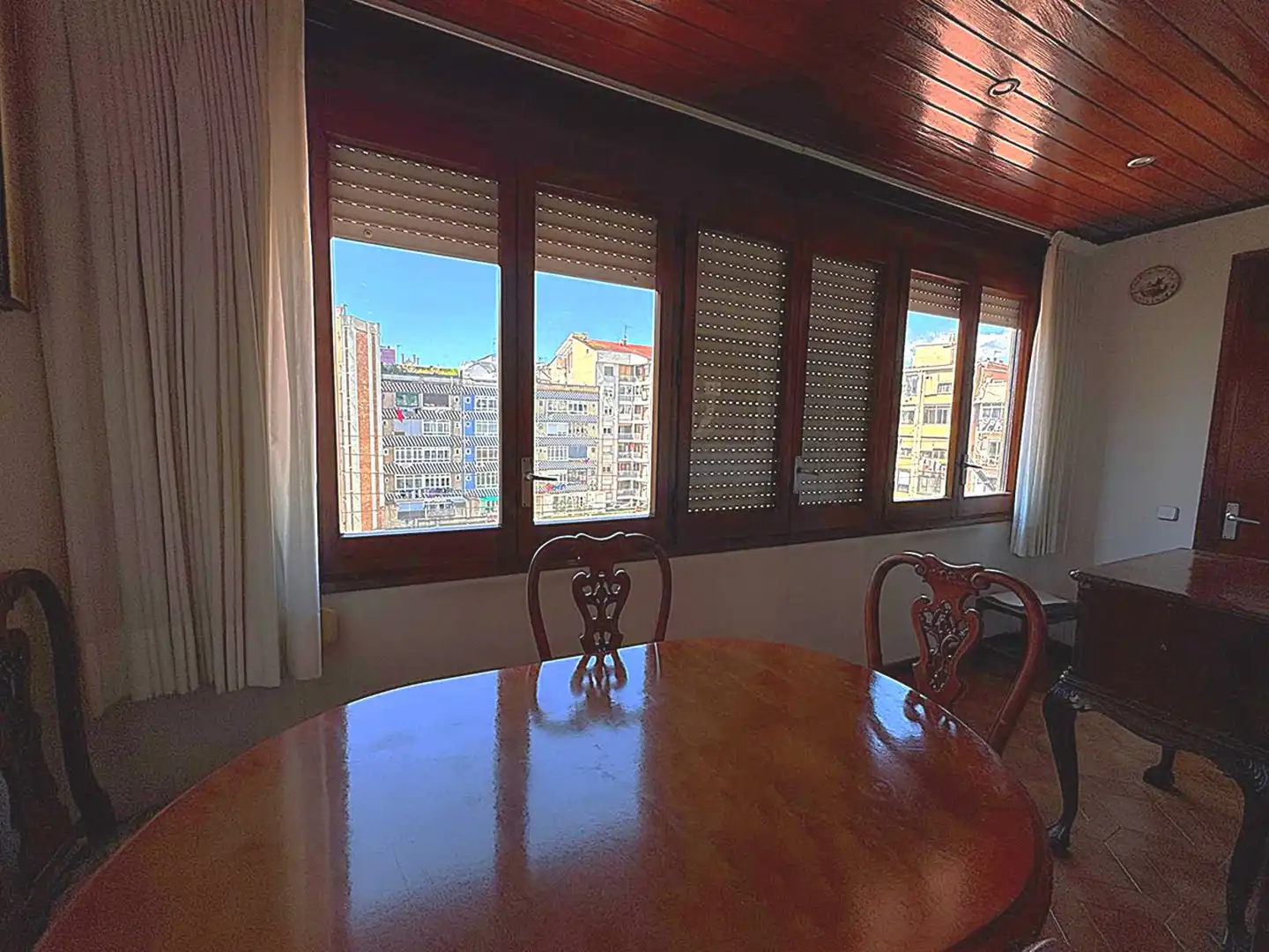 Comedor de Piso en venta en Barcelona con Parquet, Amueblado y Horno