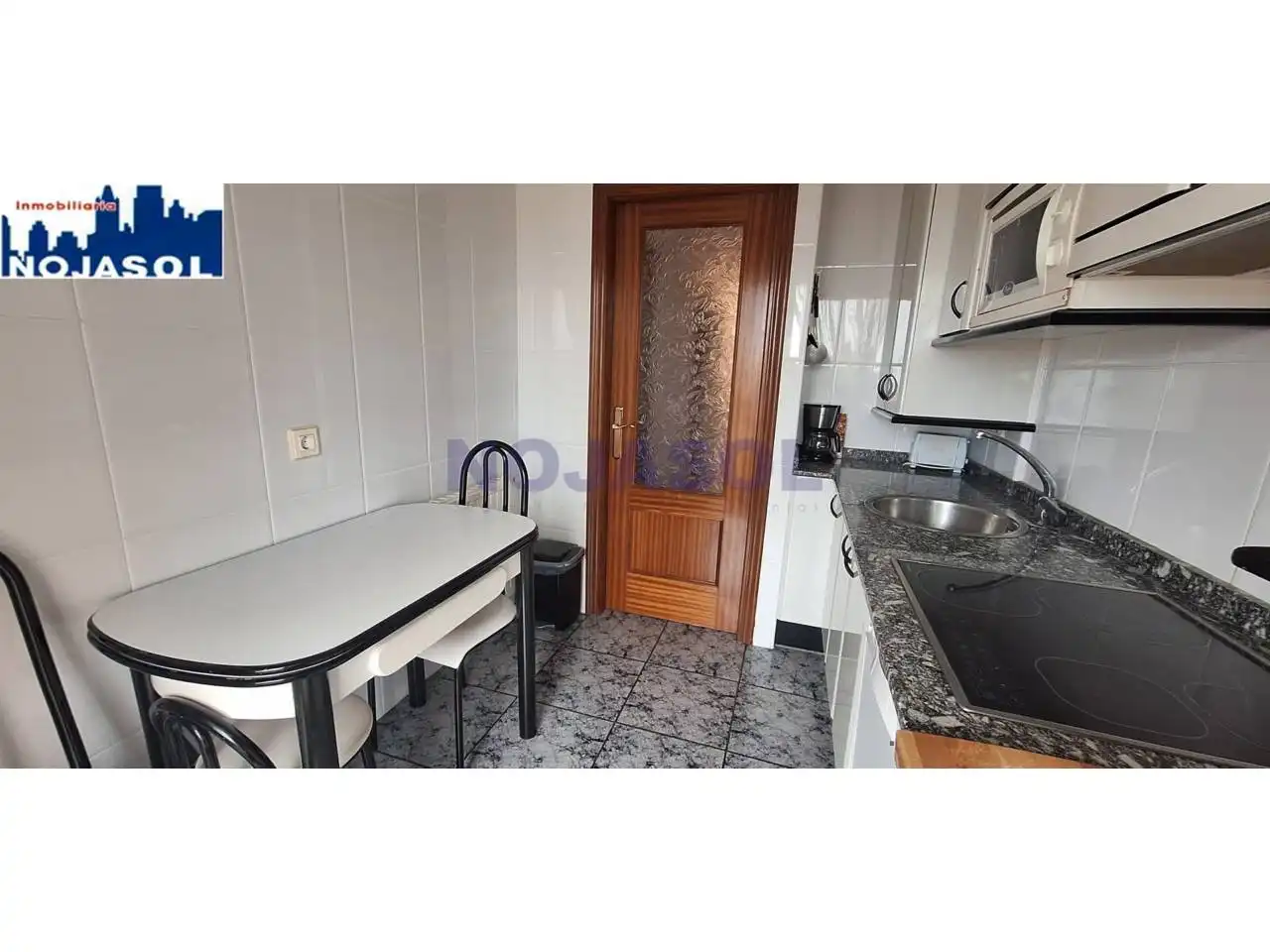 Cuina de Apartament de lloguer en Noja amb Calefacció, Terrassa i Moblat