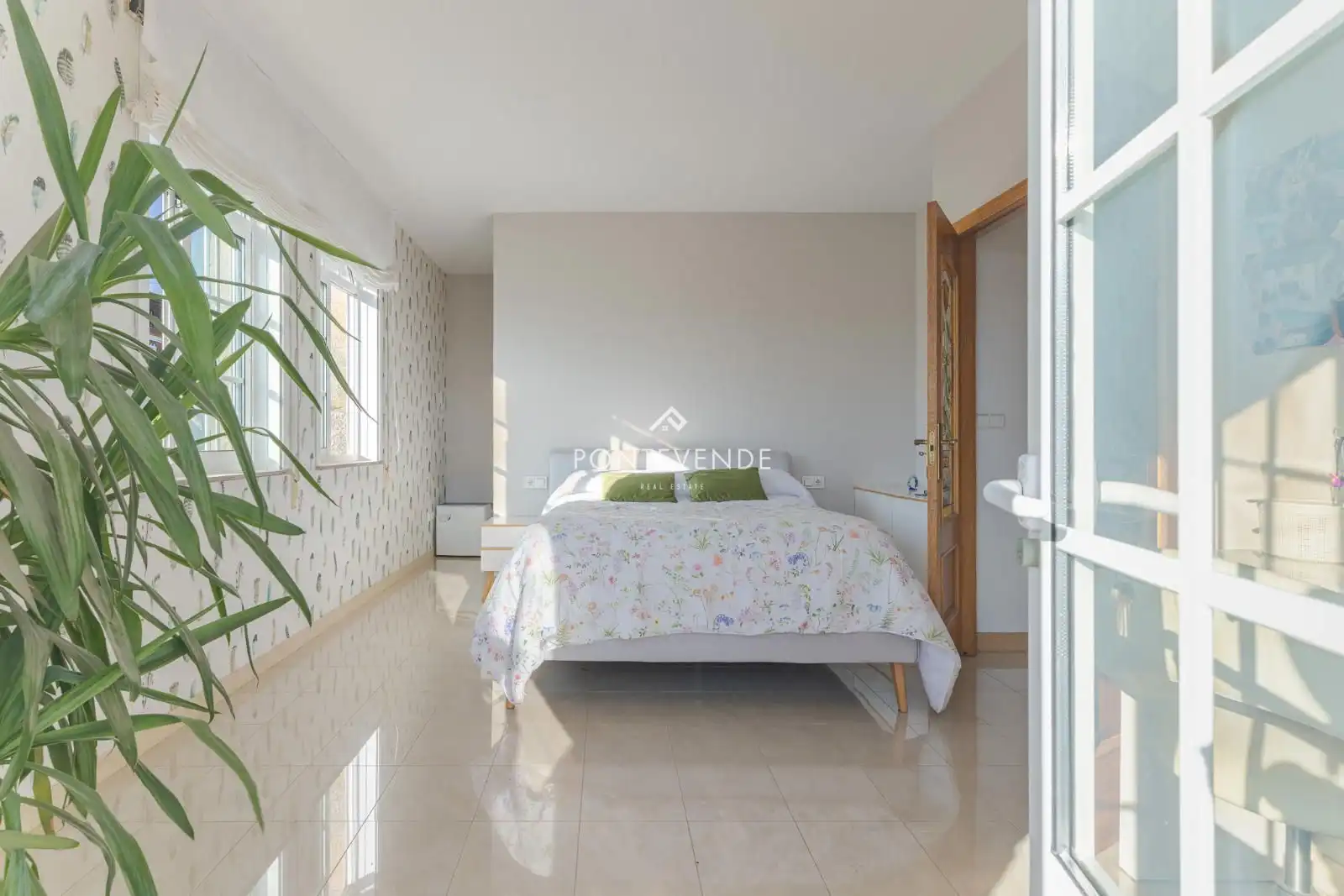 Bedroom of Houses for sale in Vilanova de Arousa  with Heating, Terrace and Swimming Pool