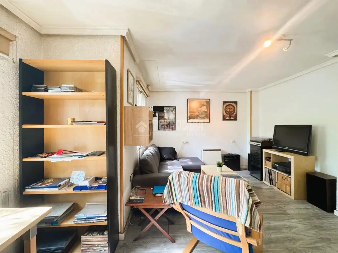 Piso en venta en Paseo Sagasta, Centro