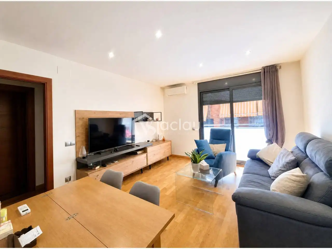 Außenansicht von Wohnung zum Verkauf in Olesa de Montserrat mit Klimaanlage, Heizung und Parkett