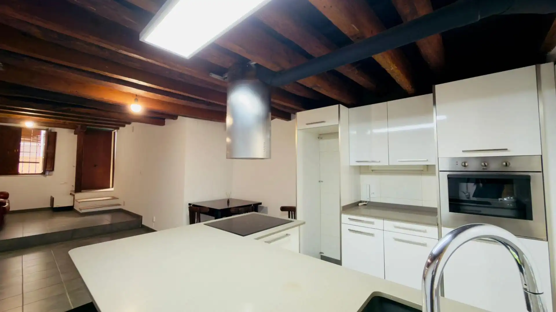 Cocina de Piso en venta en Vilanova i la Geltrú con Terraza, Amueblado y Balcón