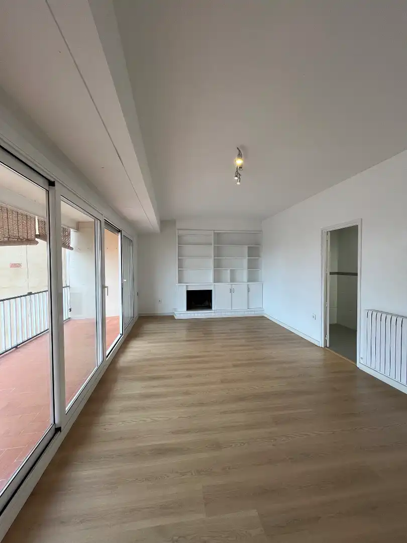 Wohnung mit Terrasse zur Miete in Plaça de Josep Freixa i Argemí