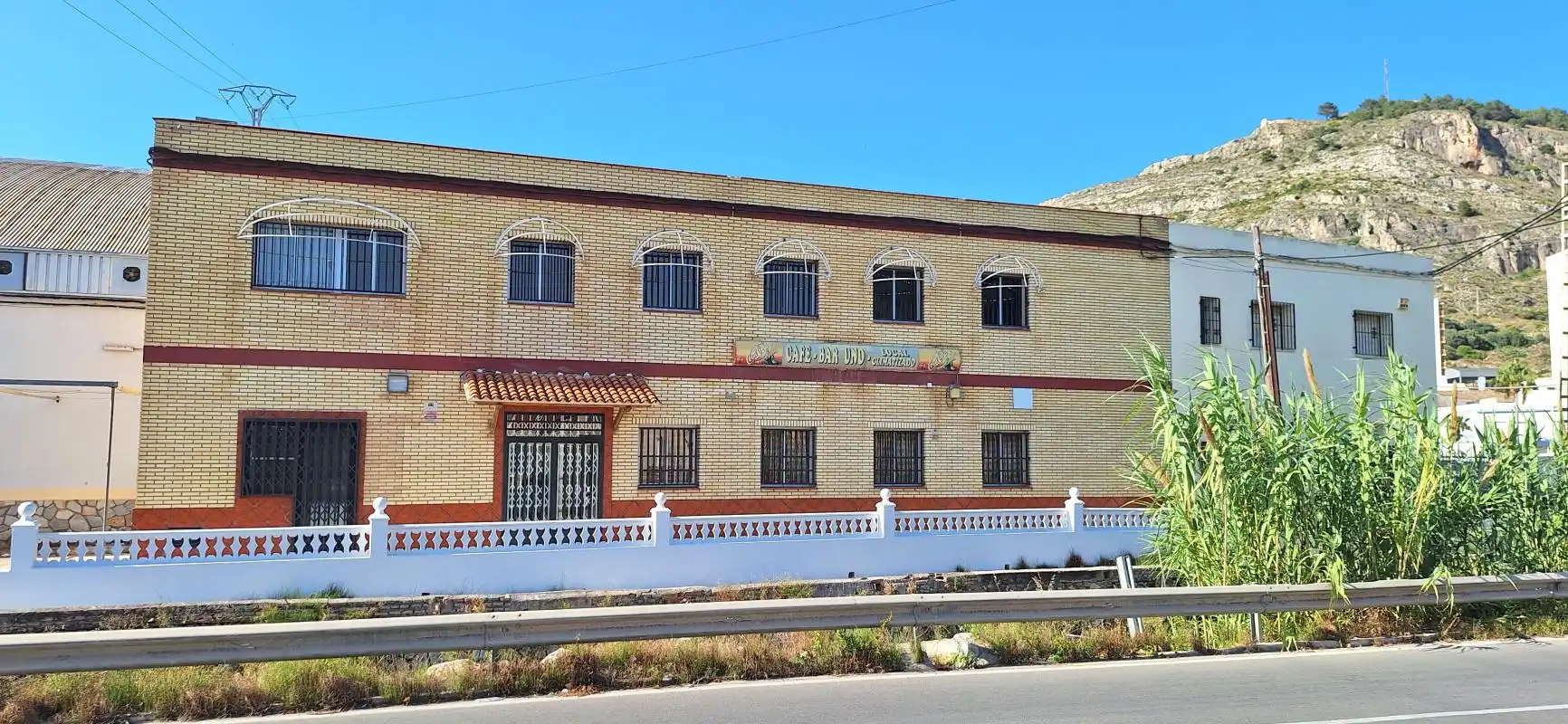 Vista exterior de Local en venda en Cullera amb Aire condicionat, Calefacció i Terrassa