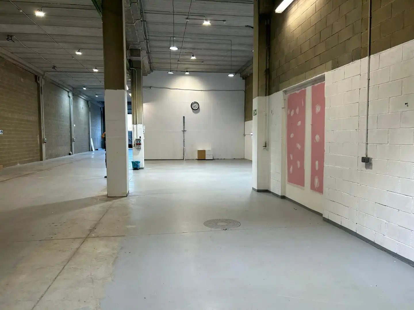 Industrial buildings for rent in Finestrelles
