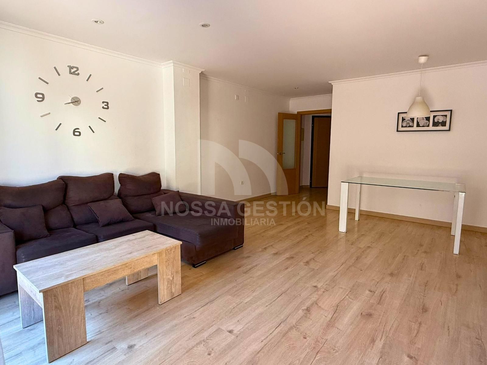 Sala de estar de Planta baja en venta en Sagunto / Sagunt con Parquet y Terraza
