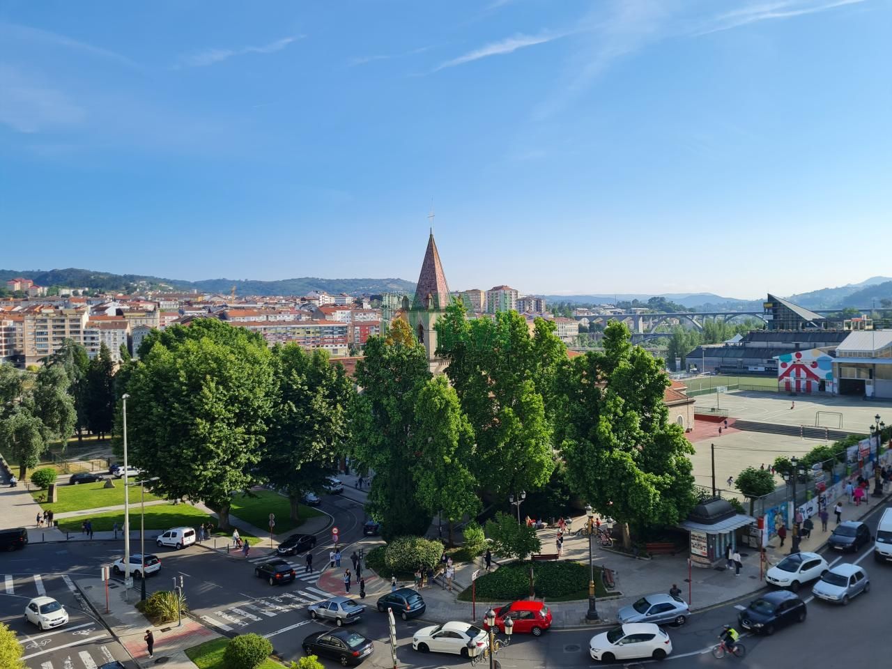 Vista exterior de Pis en venda en Ourense Capital  amb Calefacció, Terrassa i Balcó
